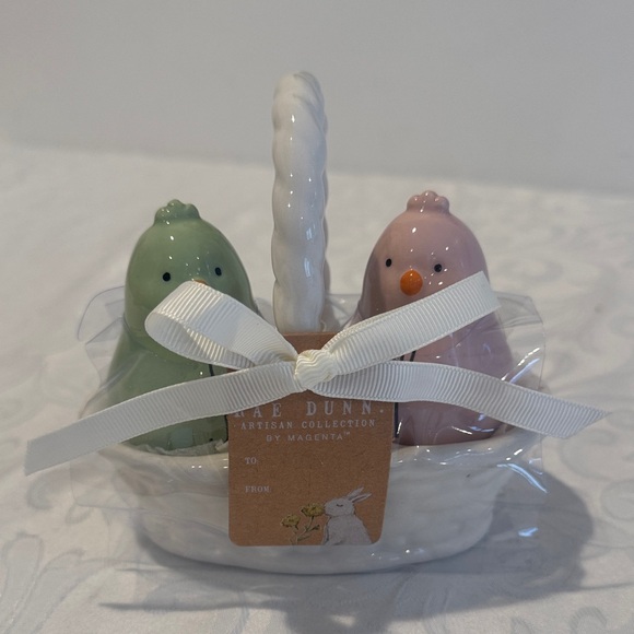 Rae Dunn Other - 🐣Rae Dunn Pastel Bird Shakers in Basket